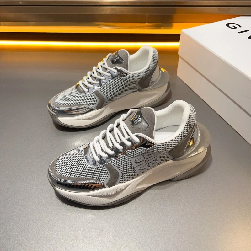 Compact Gxvxnchy Sneakers 154239