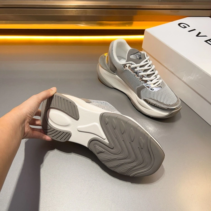Compact Gxvxnchy Sneakers 154239