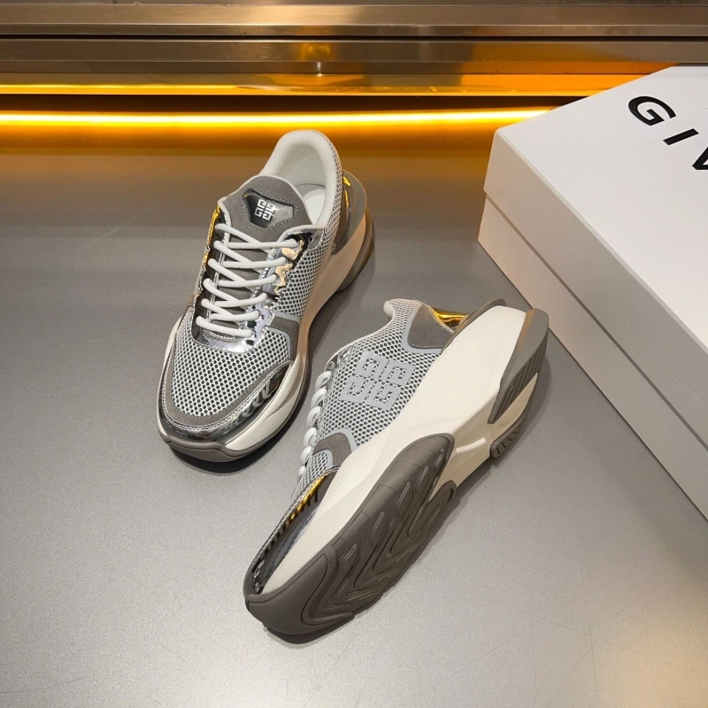 Compact Gxvxnchy Sneakers 154239