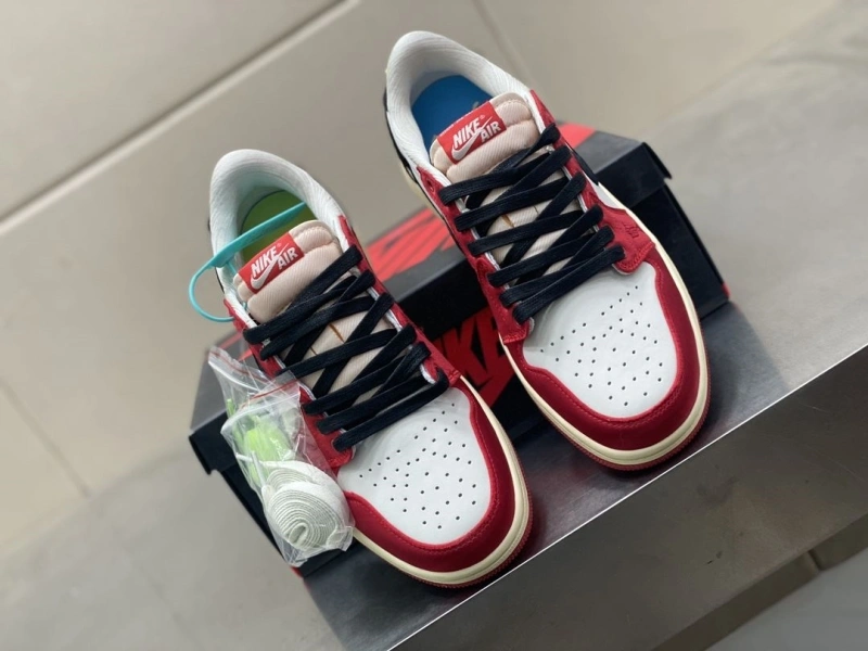 Vibrant Nxkx Sneakers 199975