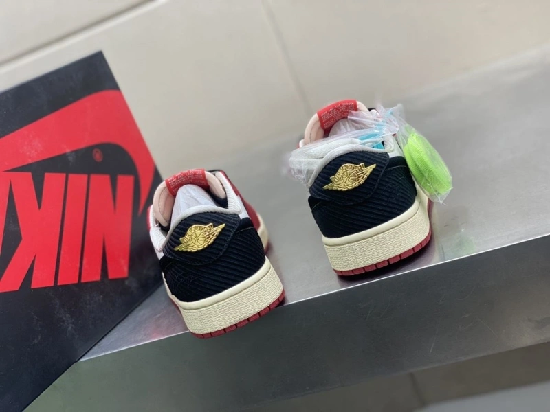 Vibrant Nxkx Sneakers 199975