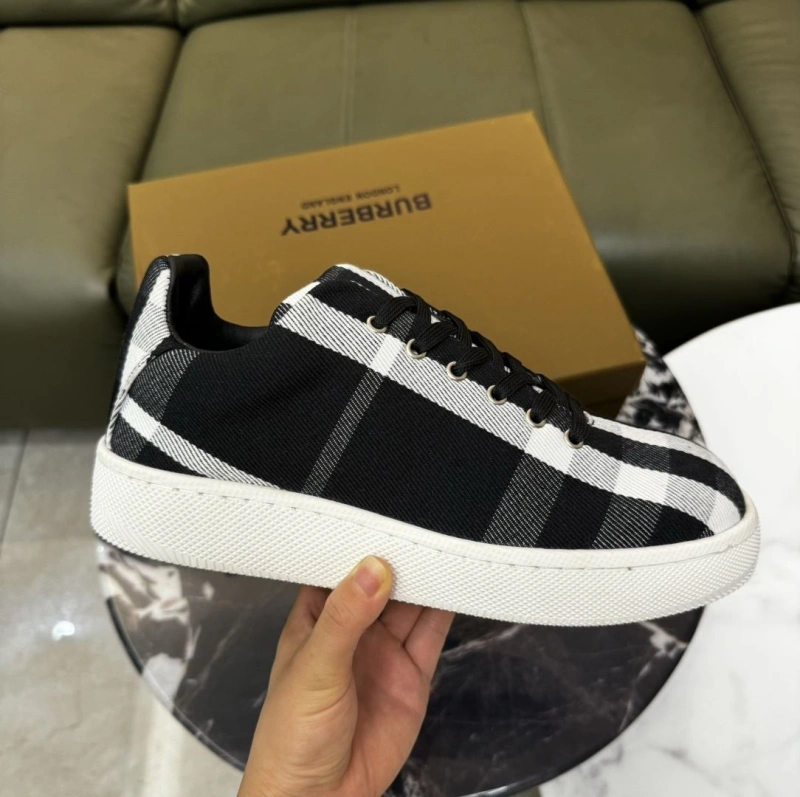 Comfortable Bxrbxrry Sneakers 115408