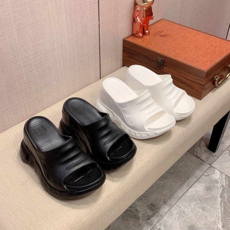 Affordable Gxccx Slippers 164229