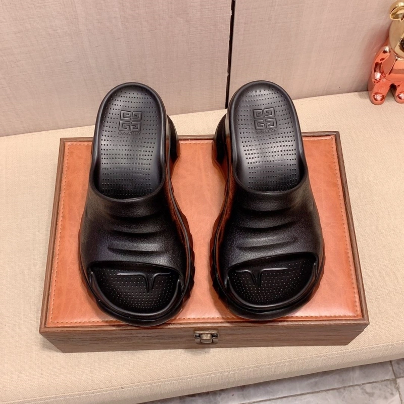 Affordable Gxccx Slippers 164229