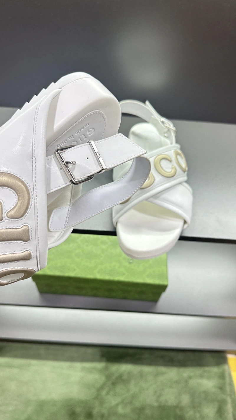 EyeCatching Gxccx Sandals 162766