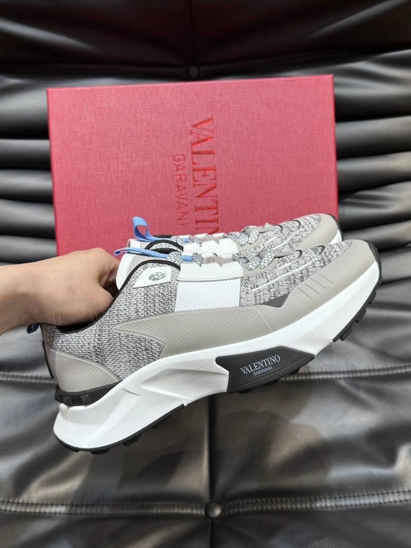 Versatile Vxlxntino Sneakers 231578