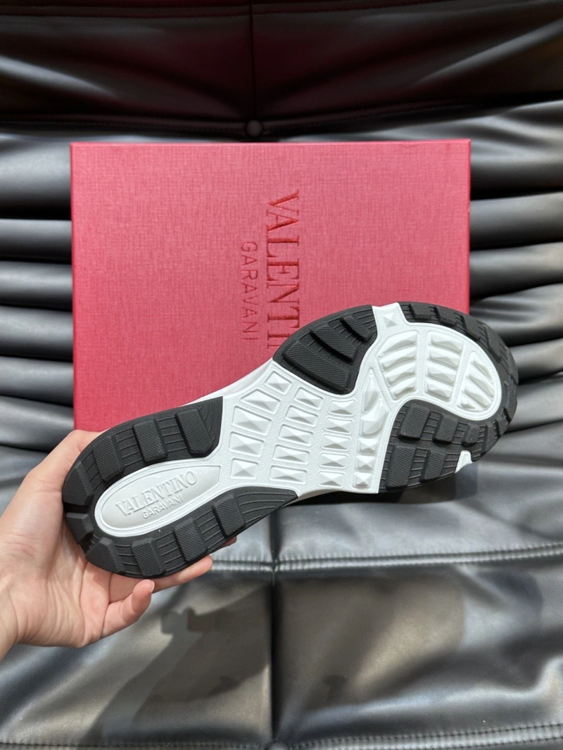 Versatile Vxlxntino Sneakers 231578