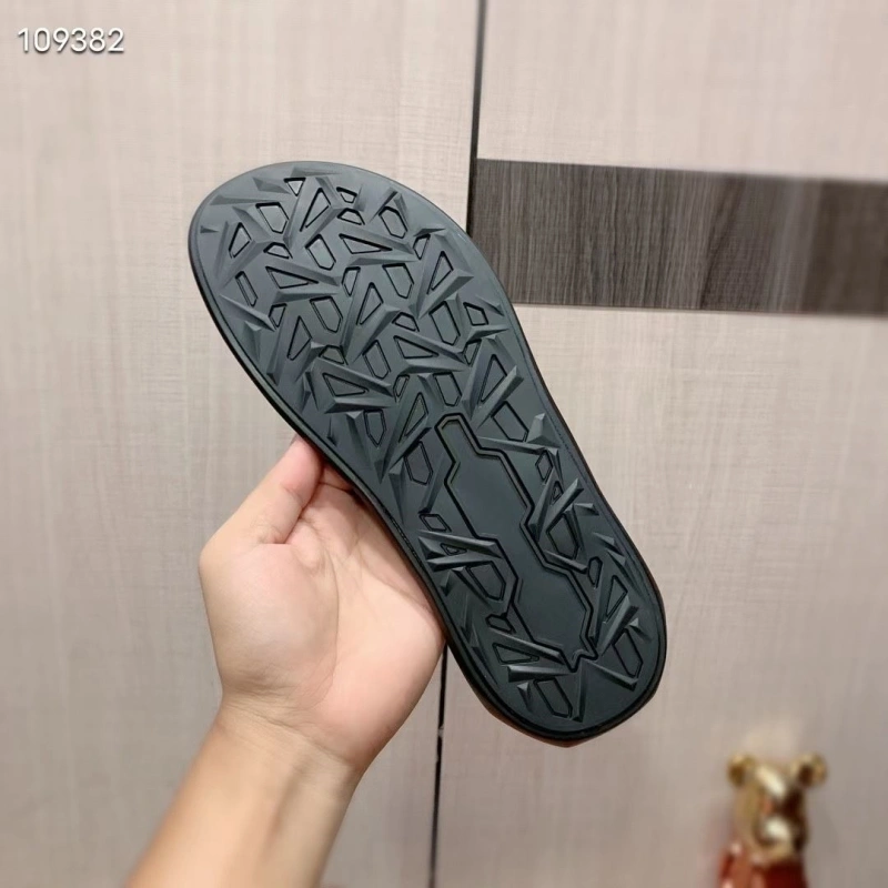 Minimalist Gxccx Slippers 164214