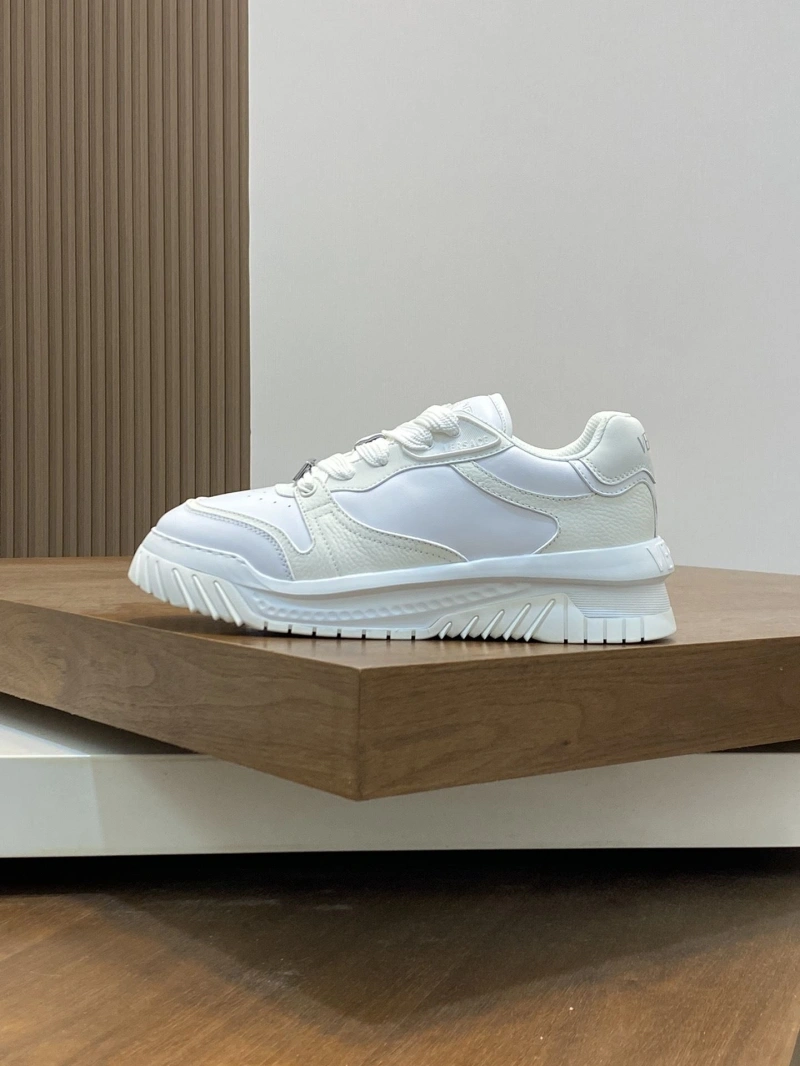 WellDesigned Gxvxnchy Sneakers 154237