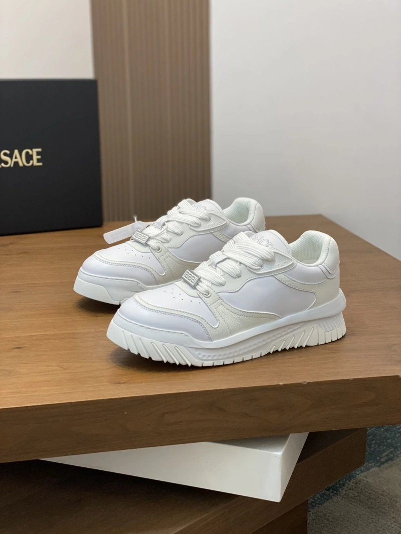 WellDesigned Gxvxnchy Sneakers 154237