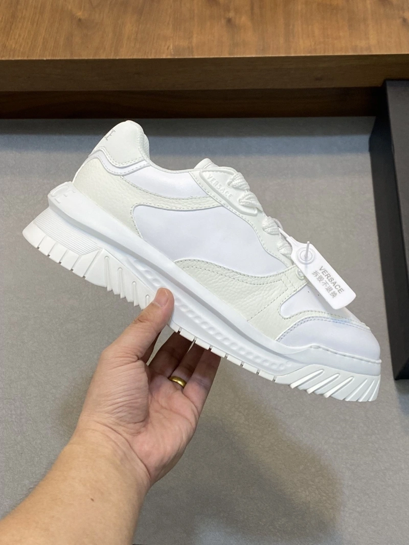 WellDesigned Gxvxnchy Sneakers 154237