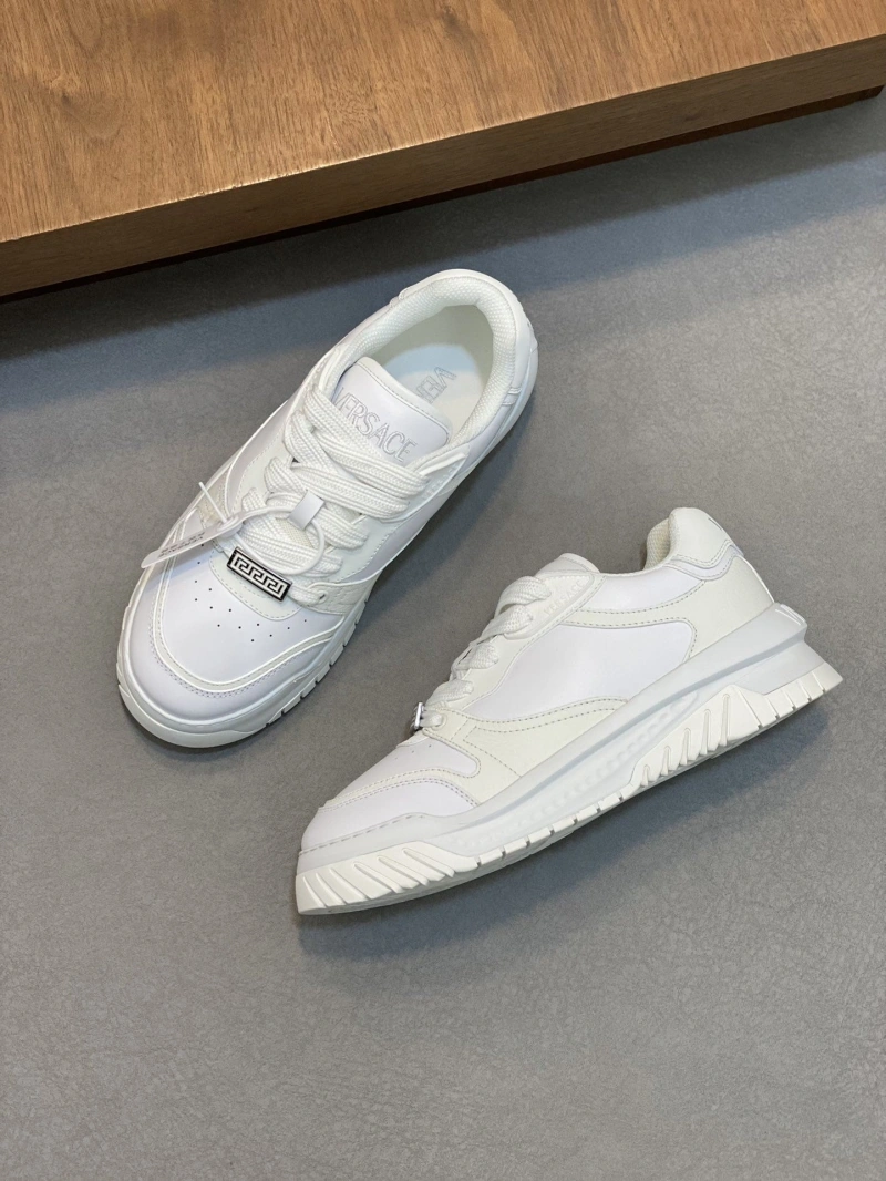WellDesigned Gxvxnchy Sneakers 154237