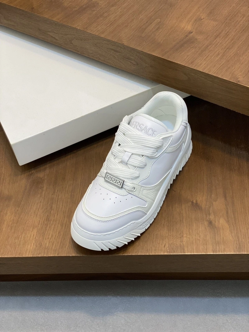 WellDesigned Gxvxnchy Sneakers 154237