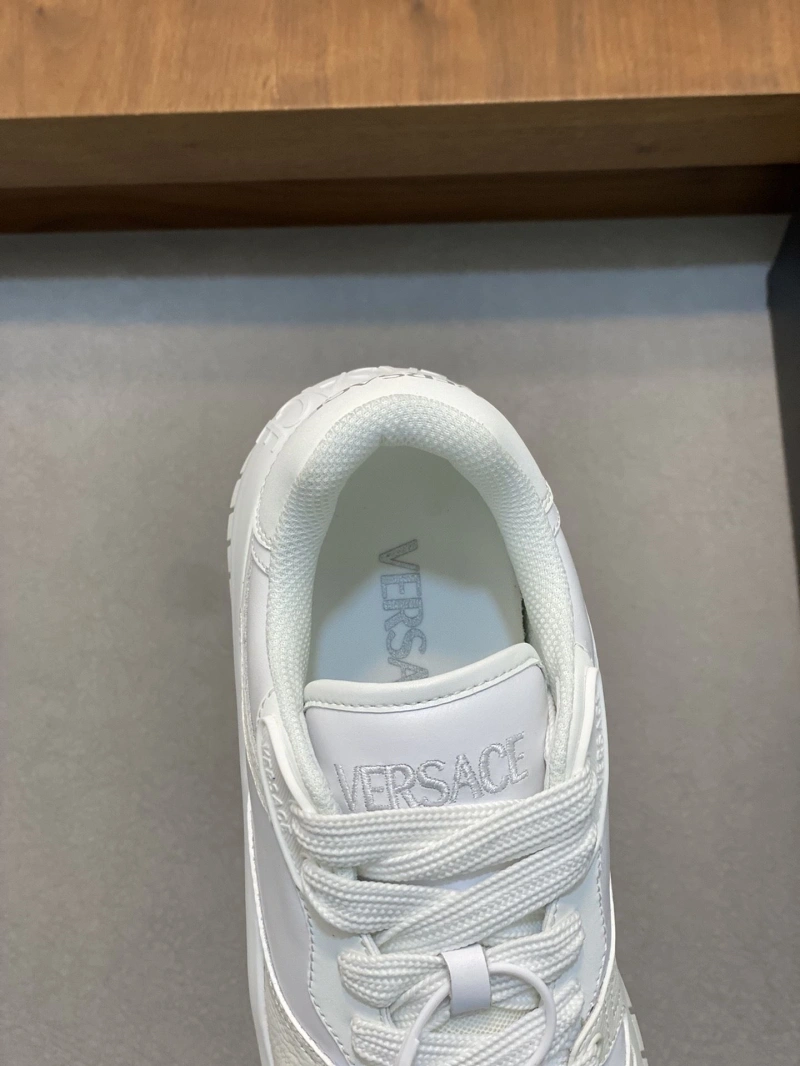 WellDesigned Gxvxnchy Sneakers 154237
