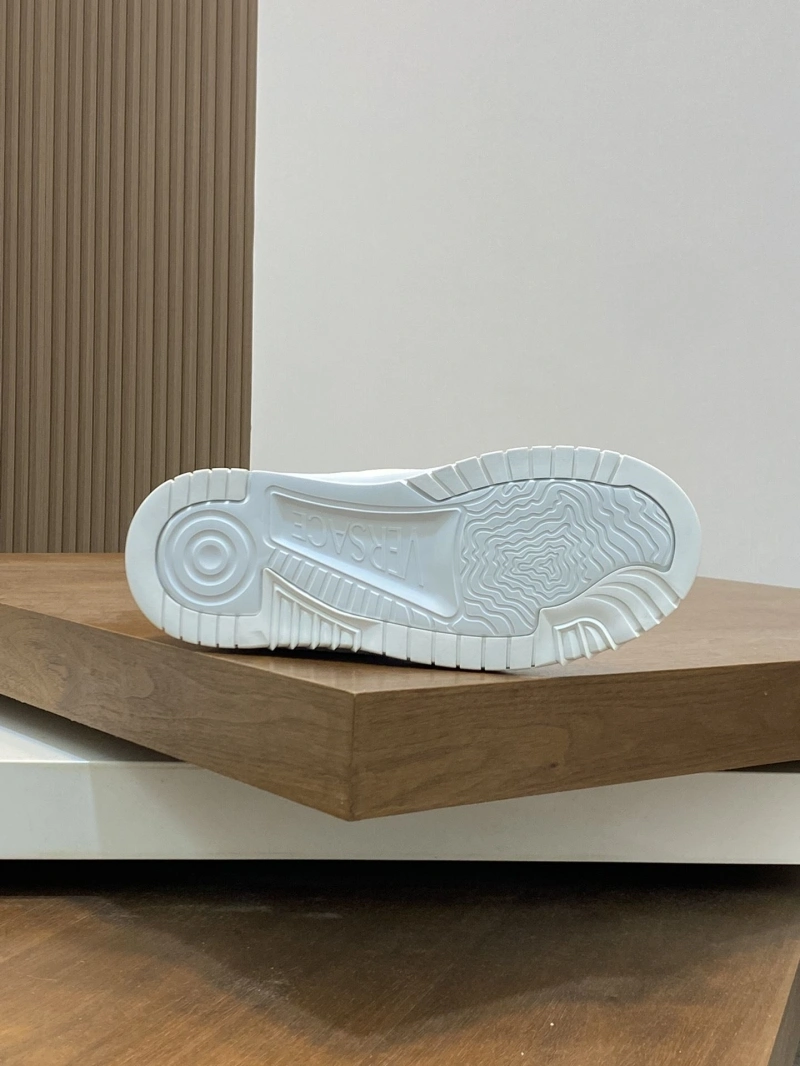 WellDesigned Gxvxnchy Sneakers 154237