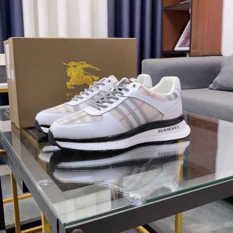 Minimalist Bxrbxrry Sneakers 115401