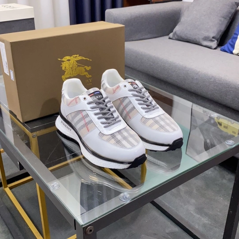 Minimalist Bxrbxrry Sneakers 115401