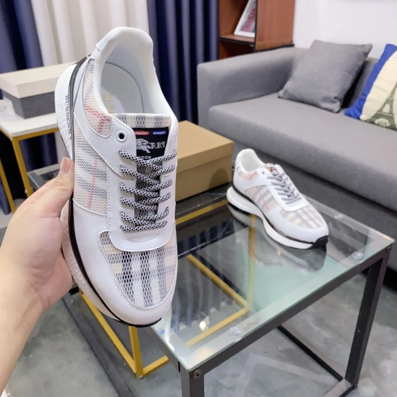 Minimalist Bxrbxrry Sneakers 115401
