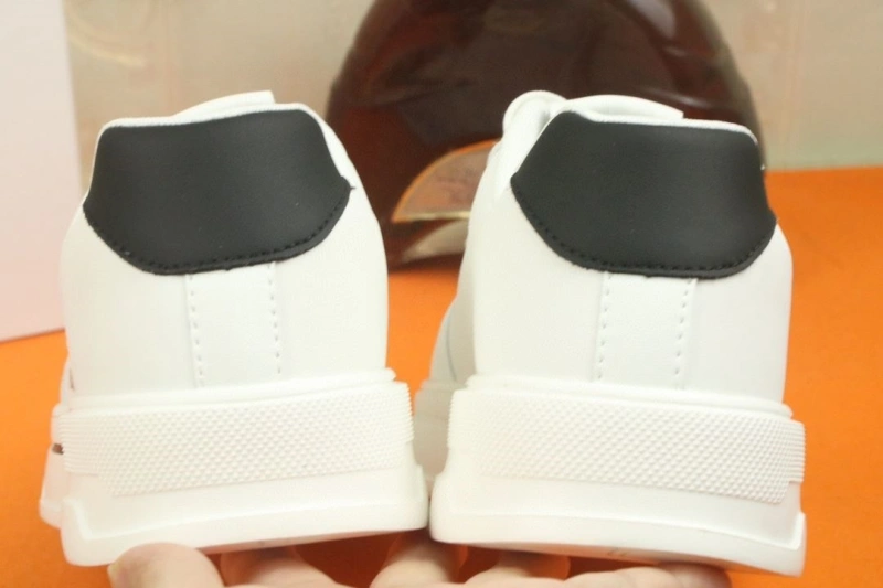 Gxvxnchy Sneakers Sophisticated 154224