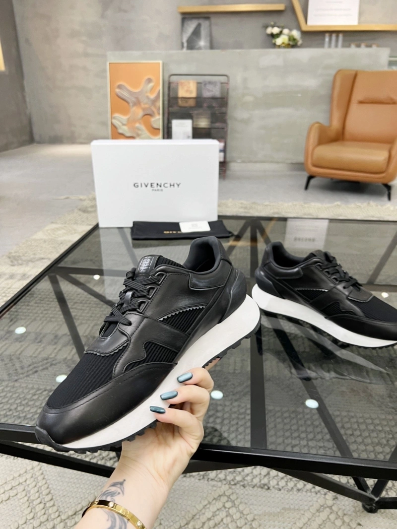 Gxvxnchy Sneakers Vibrant 154228