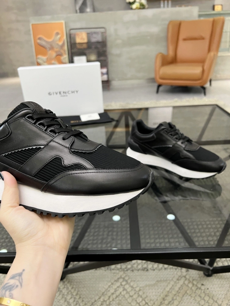Gxvxnchy Sneakers Vibrant 154228