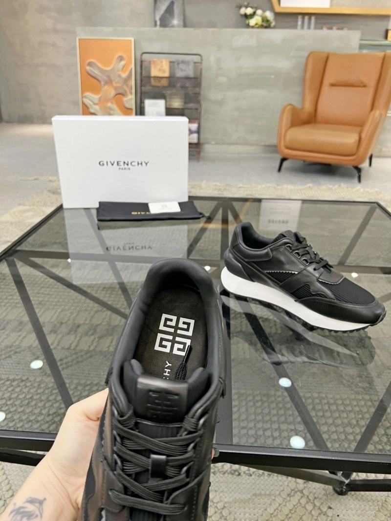 Gxvxnchy Sneakers Vibrant 154228