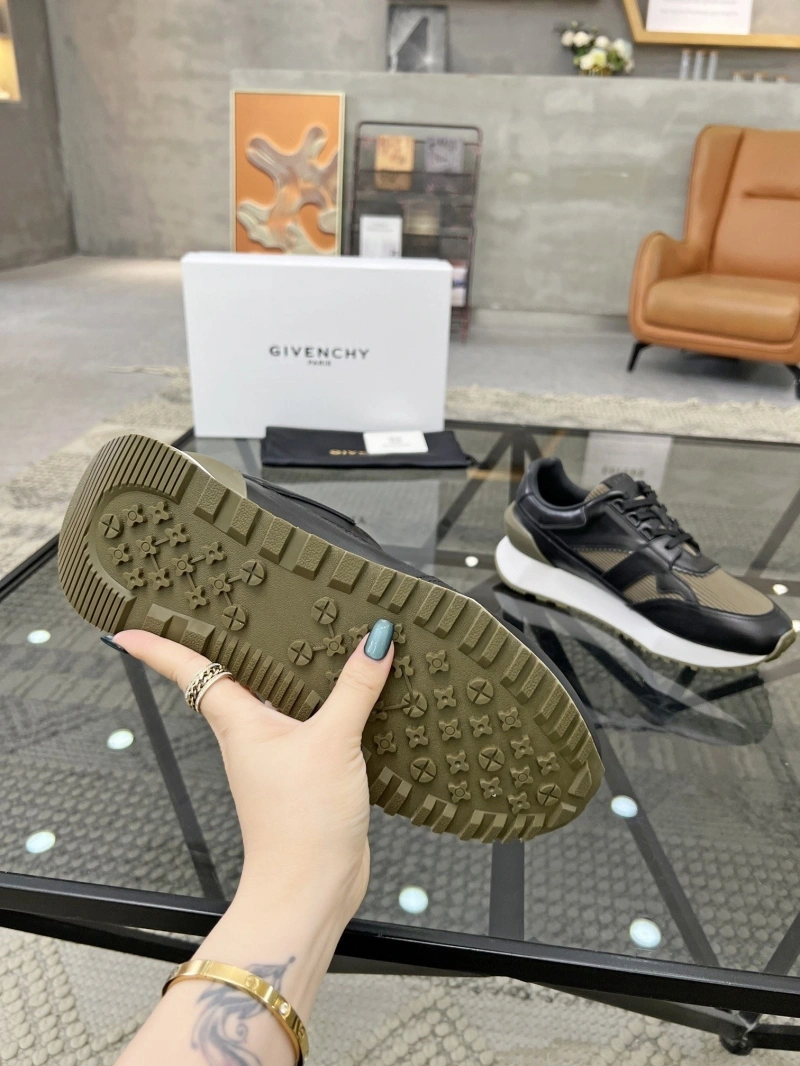 Gxvxnchy Sneakers Sleek 154225