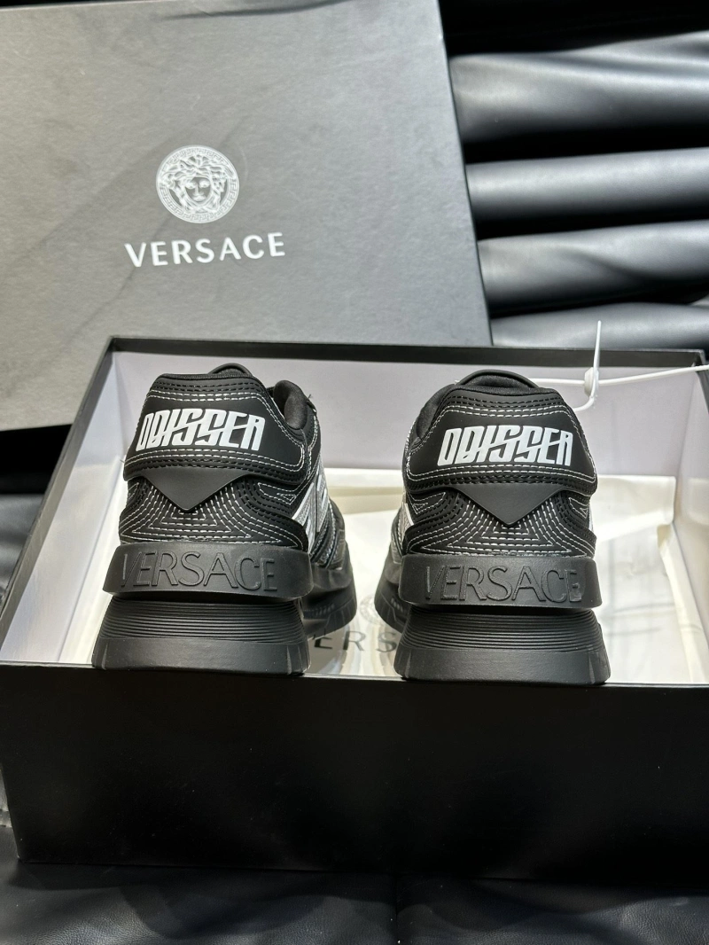 Versatile Gxvxnchy Sneakers 154217