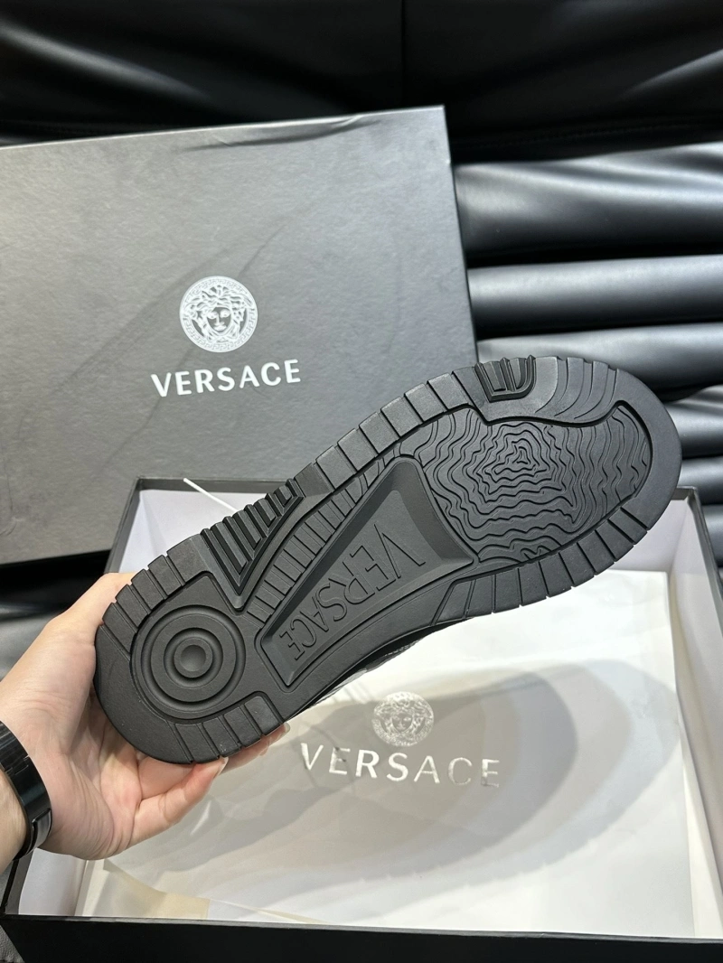 Versatile Gxvxnchy Sneakers 154217