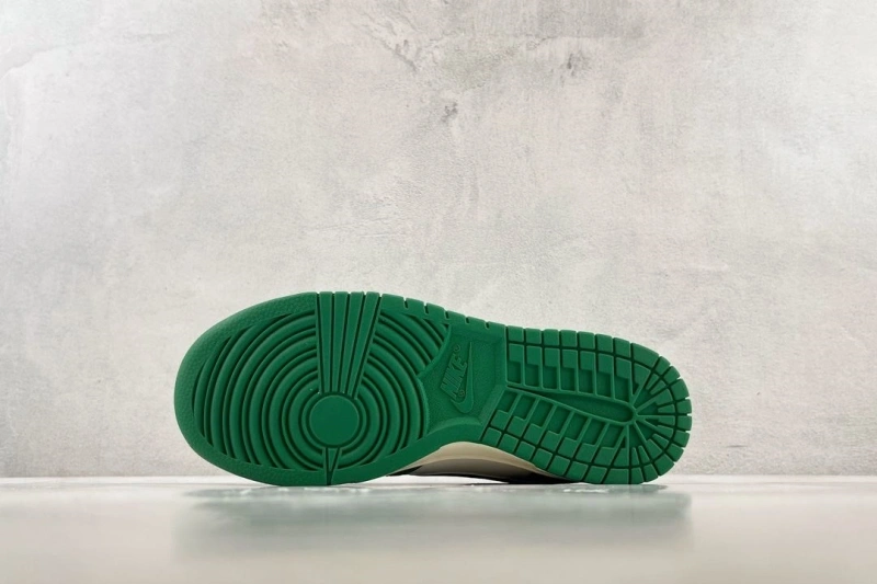 Modern Nxkx Sneakers 199879