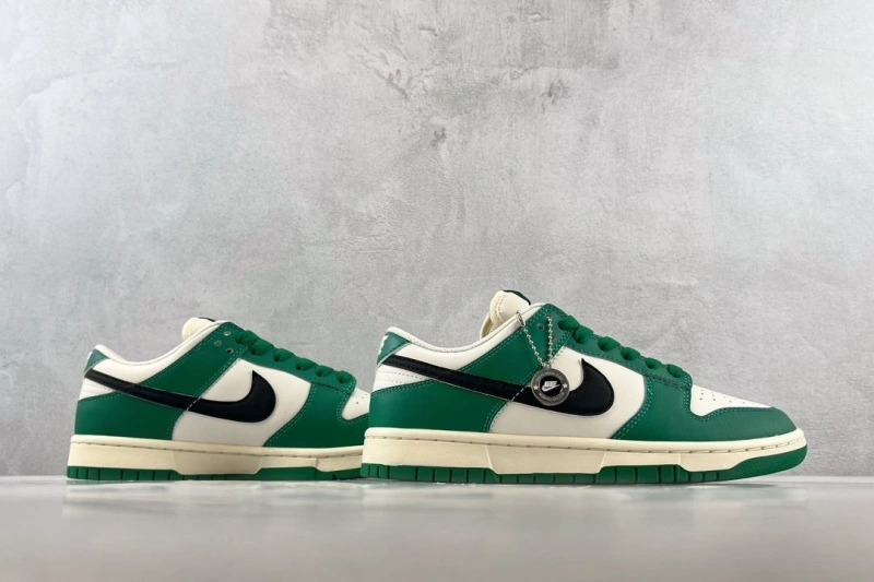 Modern Nxkx Sneakers 199879