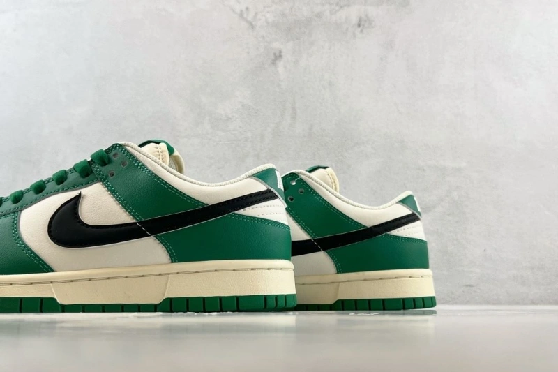 Modern Nxkx Sneakers 199879