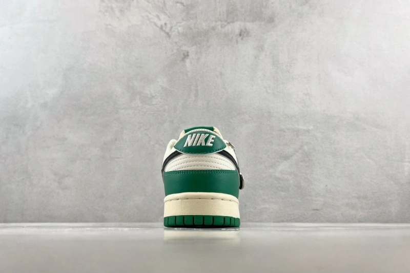 Modern Nxkx Sneakers 199879