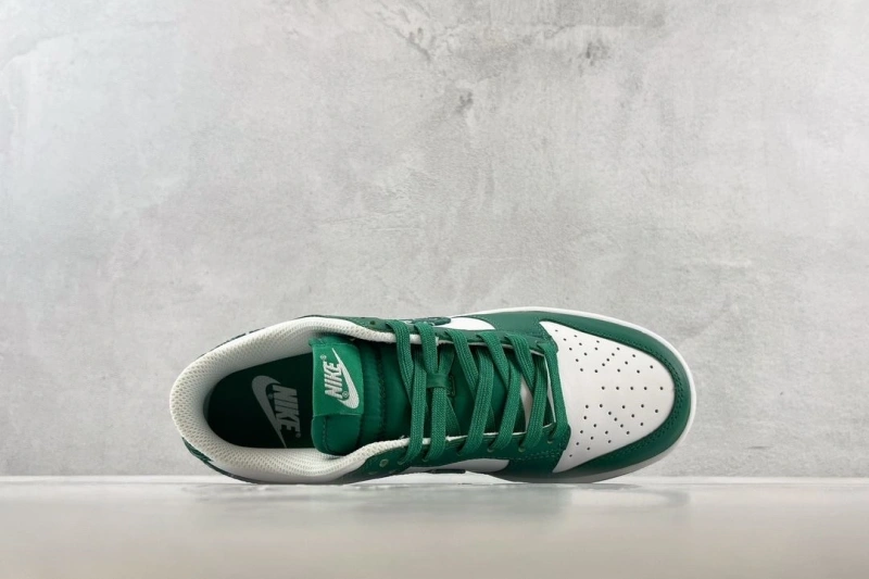 Sleek Nxkx Sneakers 199839