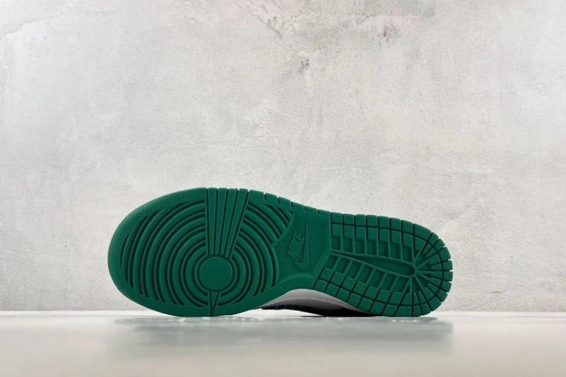 Sleek Nxkx Sneakers 199839