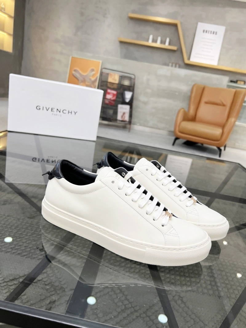 Flexible Gxvxnchy Sneakers 154214