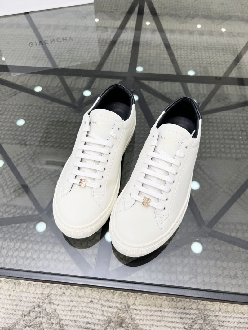 Flexible Gxvxnchy Sneakers 154214