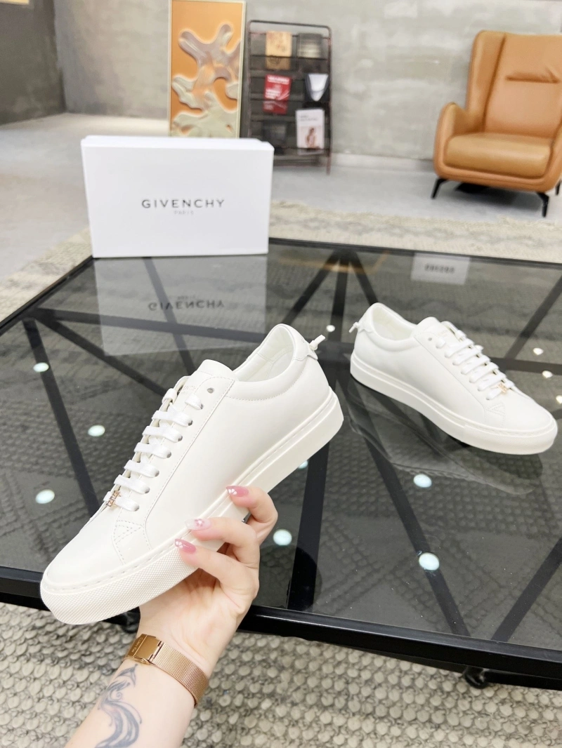 Gxvxnchy Sneakers Modern 154212