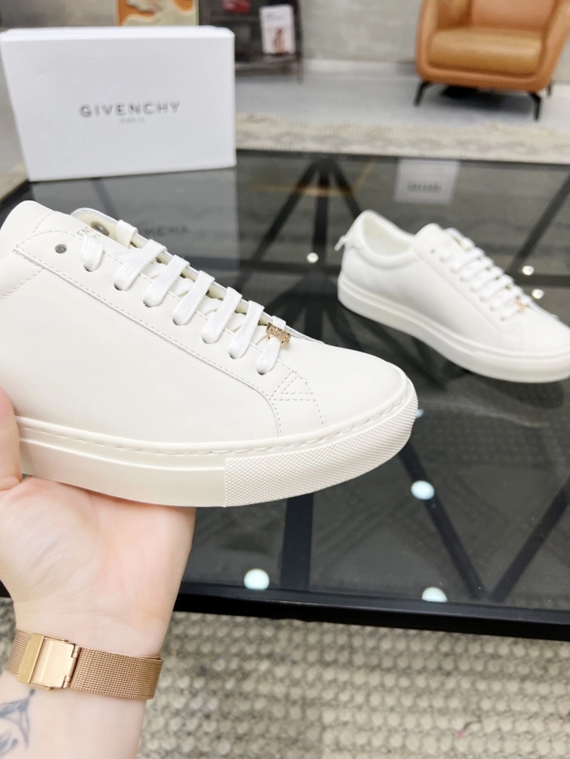 Gxvxnchy Sneakers Modern 154212