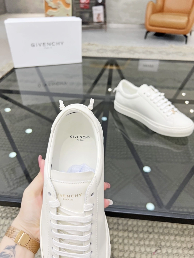 Gxvxnchy Sneakers Modern 154212
