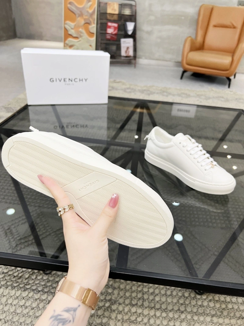 Gxvxnchy Sneakers Modern 154212