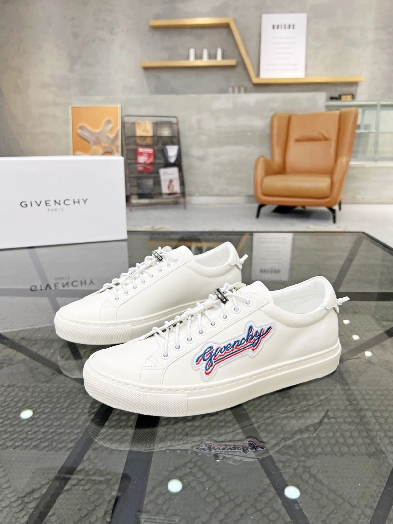 Lightweight Gxvxnchy Sneakers 154208