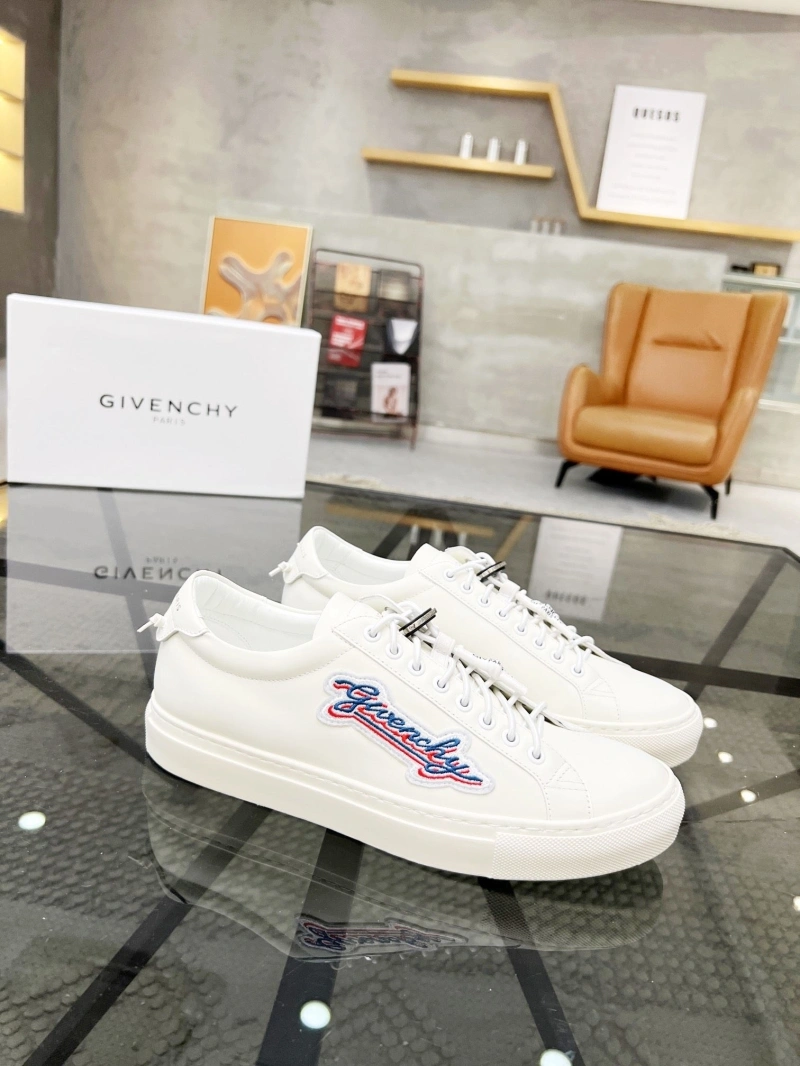 Lightweight Gxvxnchy Sneakers 154208