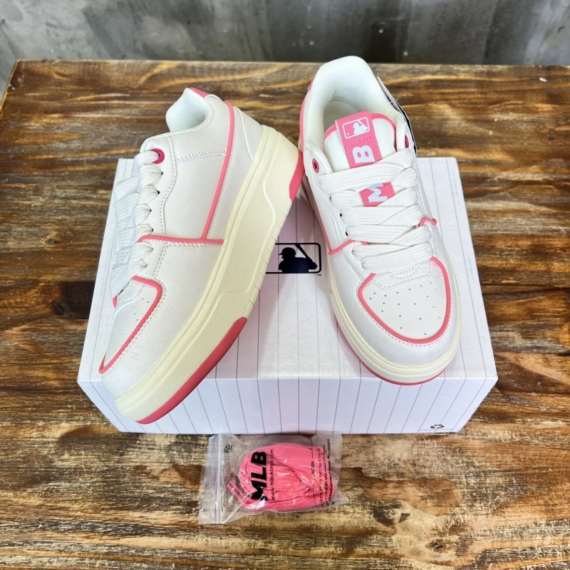 WellDesigned Gxccx Sneakers 163972