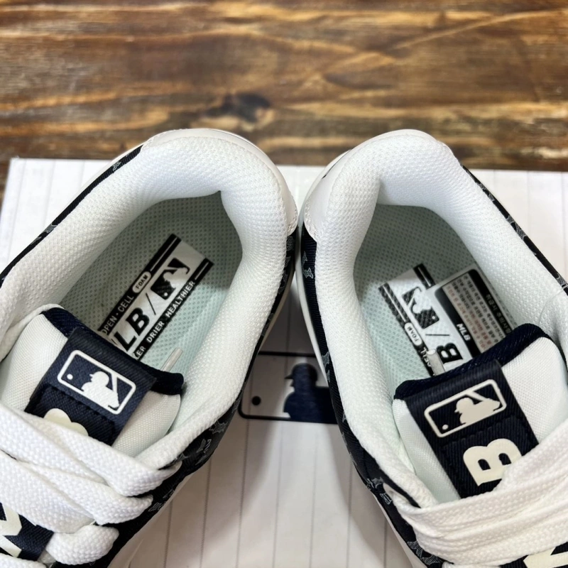 Gxccx Sneakers EyeCatching 163968