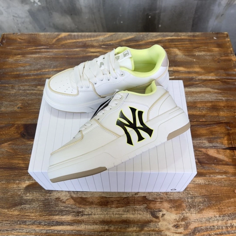 Bright Gxccx Sneakers 163962