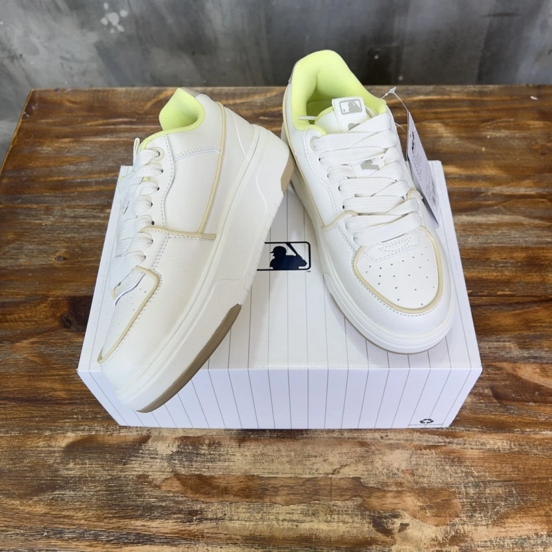 Bright Gxccx Sneakers 163962