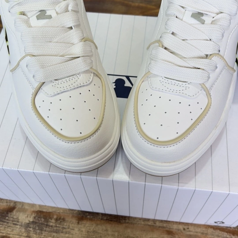 Bright Gxccx Sneakers 163962