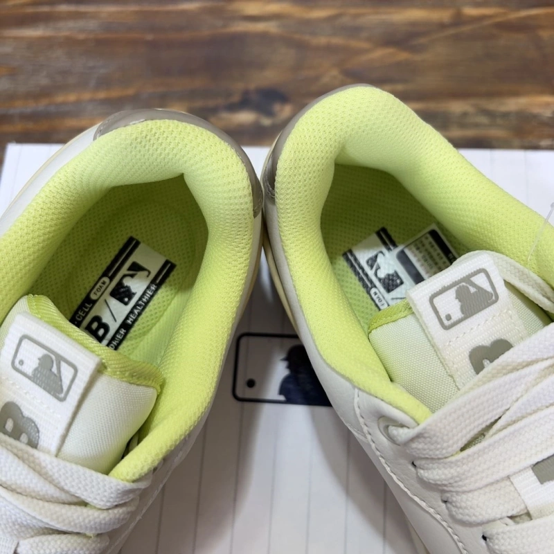 Bright Gxccx Sneakers 163962