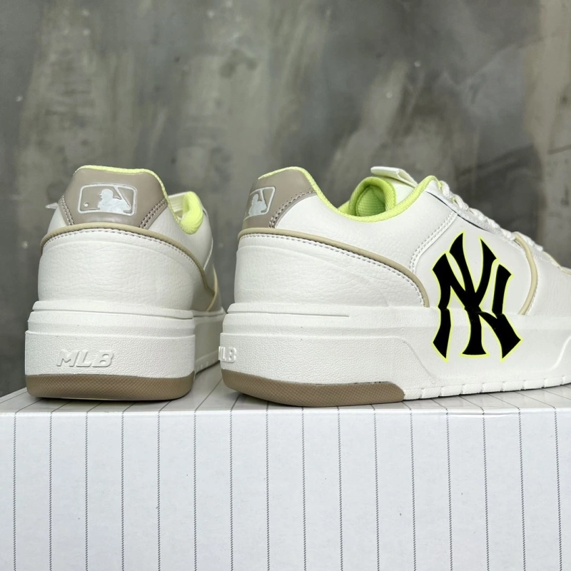 Bright Gxccx Sneakers 163962